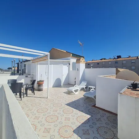 Apartment With Private Roof Terrace